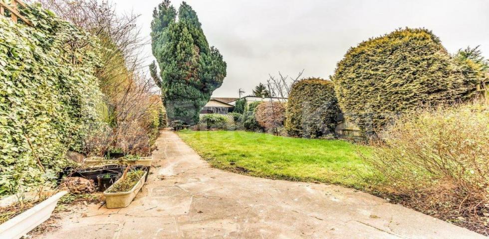 			NEW INSTRUCTION - Beautiful House !, 3 Bedroom, 1 bath, 1 reception House			 Chase Way, Southgate